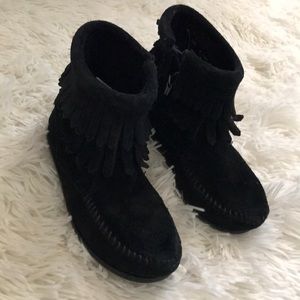 Minnetonka all leather boots plus clothes bumdle